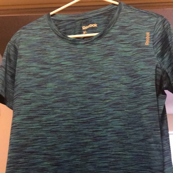 Women Reebok tshirt - Picture 5 of 5